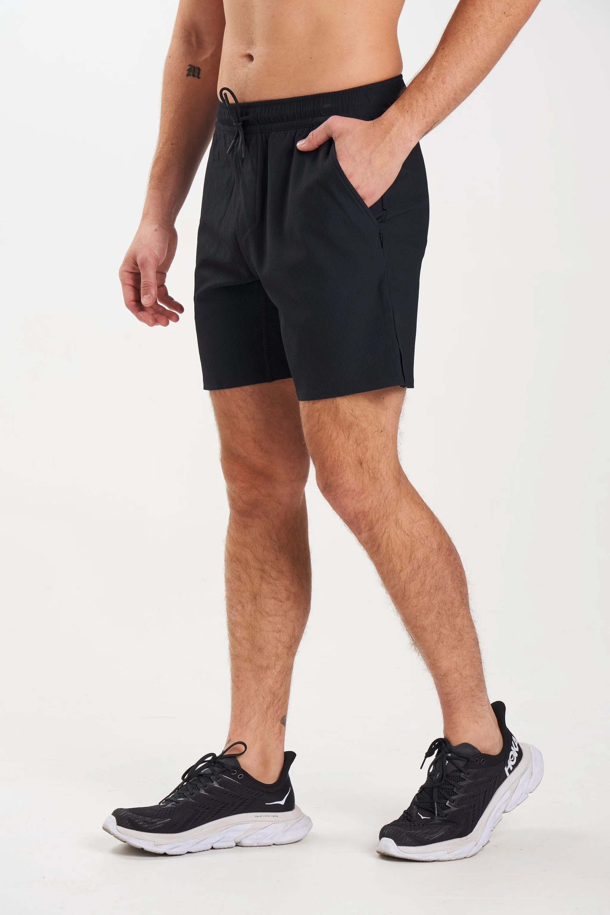 ALTRN 7" Rib Short - Black