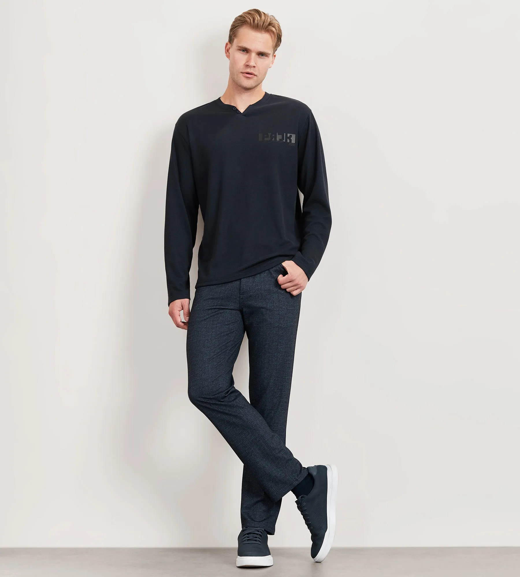 Modern Fit Long Sleeve Ribbed Henley